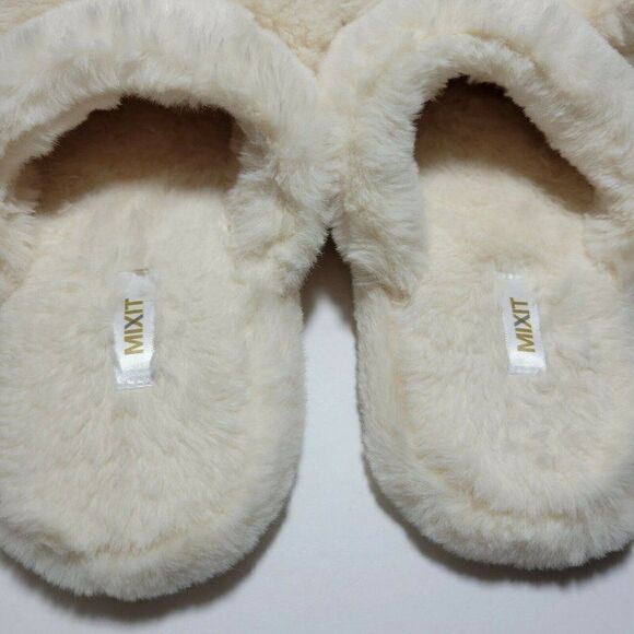 MIXIT Bear Slippers Girls Size 5-6 Ivory Cream Plush Very Soft Slip On GUC - Picture 6 of 13